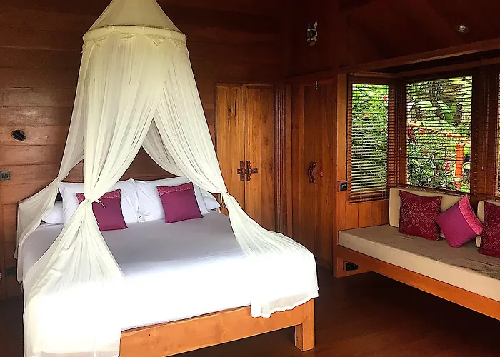 Clove Tree Hill Resort 4*